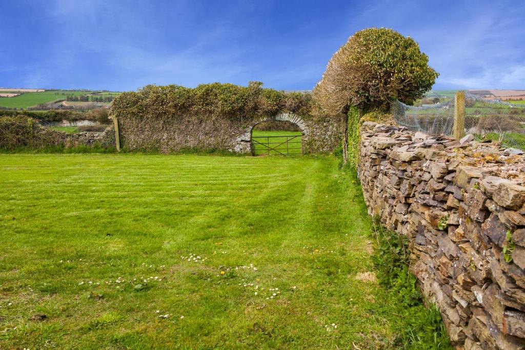 Sunville Bed And Breakfast Ballycotton Exterior photo